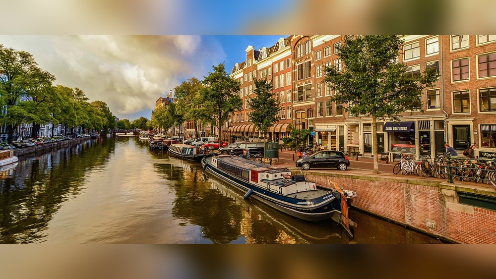 Amsterdam Travel Guide