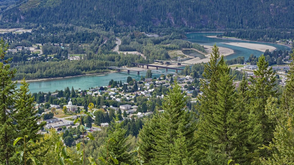 Revelstoke Travel Guide: Ultimate Adventure & Family Fun Tips
